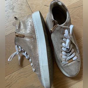 J SLIDES Gold Mid Top Sneakers - size 8